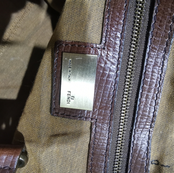 (sold)100% Authentic Fendi De Jour Large Zucca - Picture 10 of 16